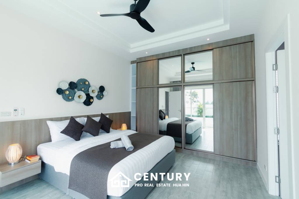 Modern pool villa in Thap Tai Hua Hin Eeden Luxe