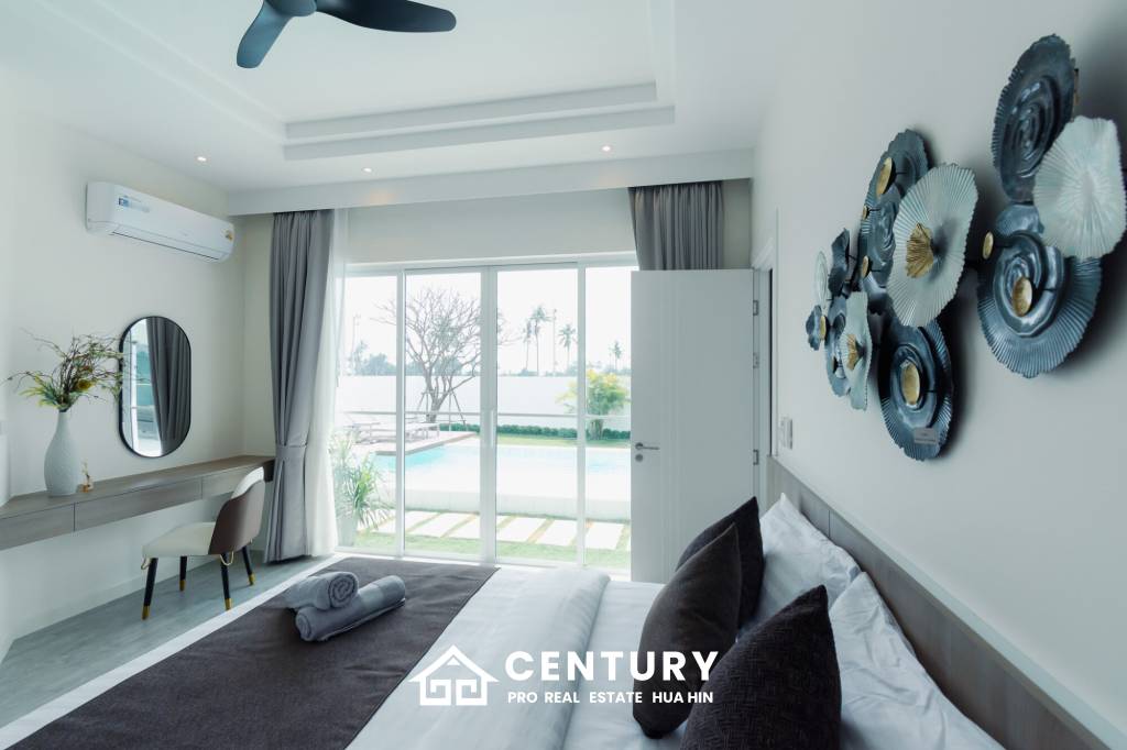 Modern pool villa in Thap Tai Hua Hin Eeden Luxe