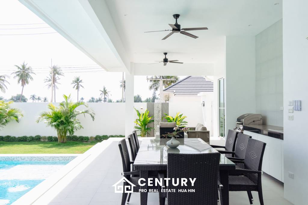 Modern pool villa in Thap Tai Hua Hin Eeden Luxe
