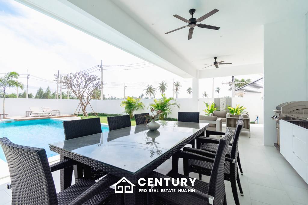 Modern pool villa in Thap Tai Hua Hin Eeden Luxe