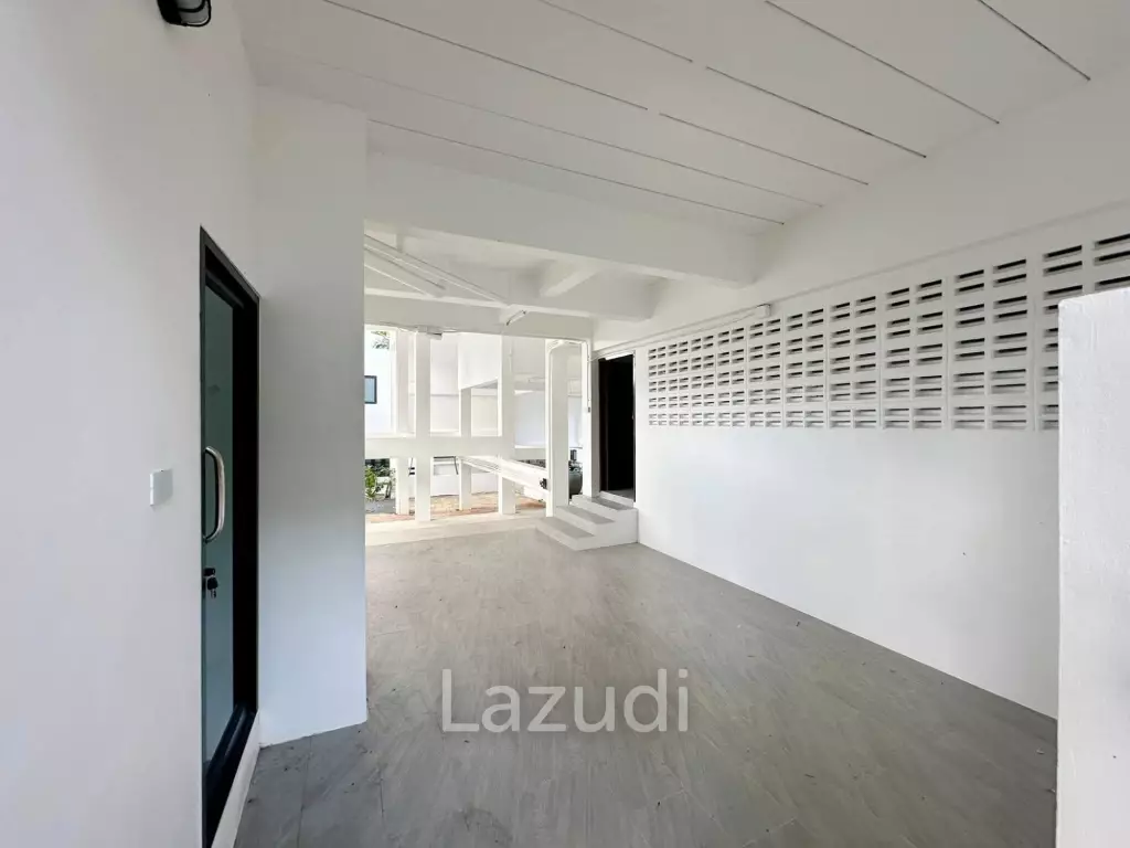 Spacious Seaview 4 Bedroom Pool Villa In Chalong