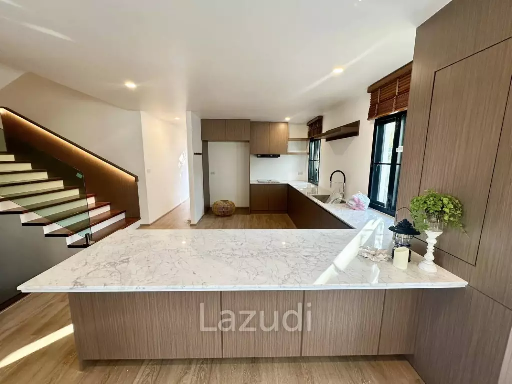 Spacious Seaview 4 Bedroom Pool Villa In Chalong
