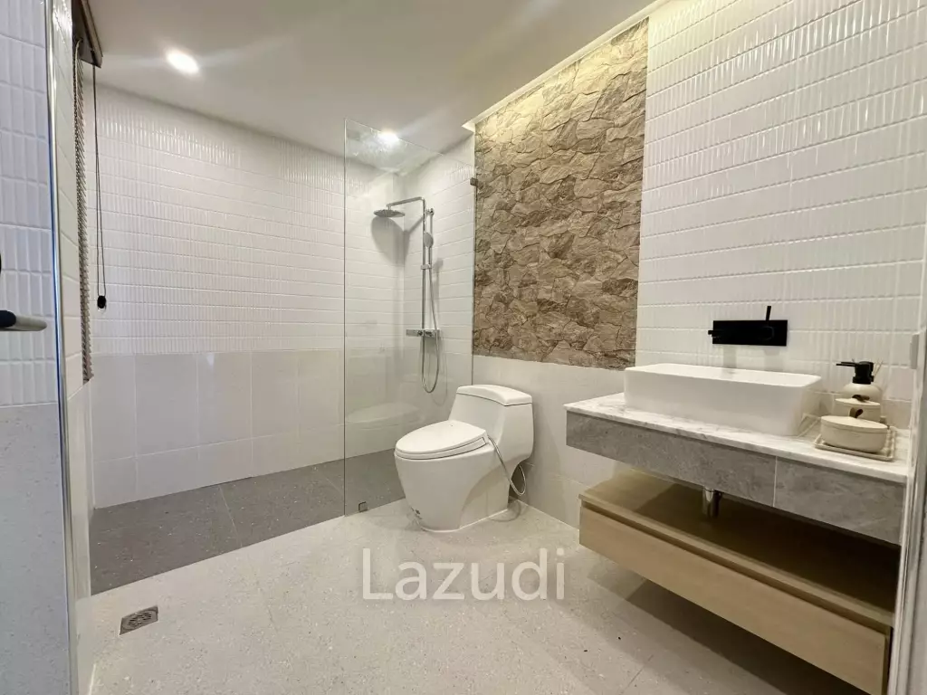 Spacious Seaview 4 Bedroom Pool Villa In Chalong
