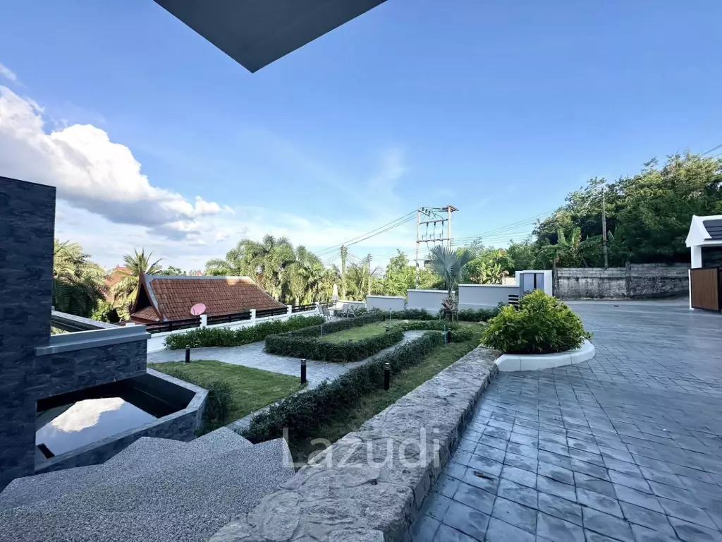 Spacious Seaview 4 Bedroom Pool Villa In Chalong