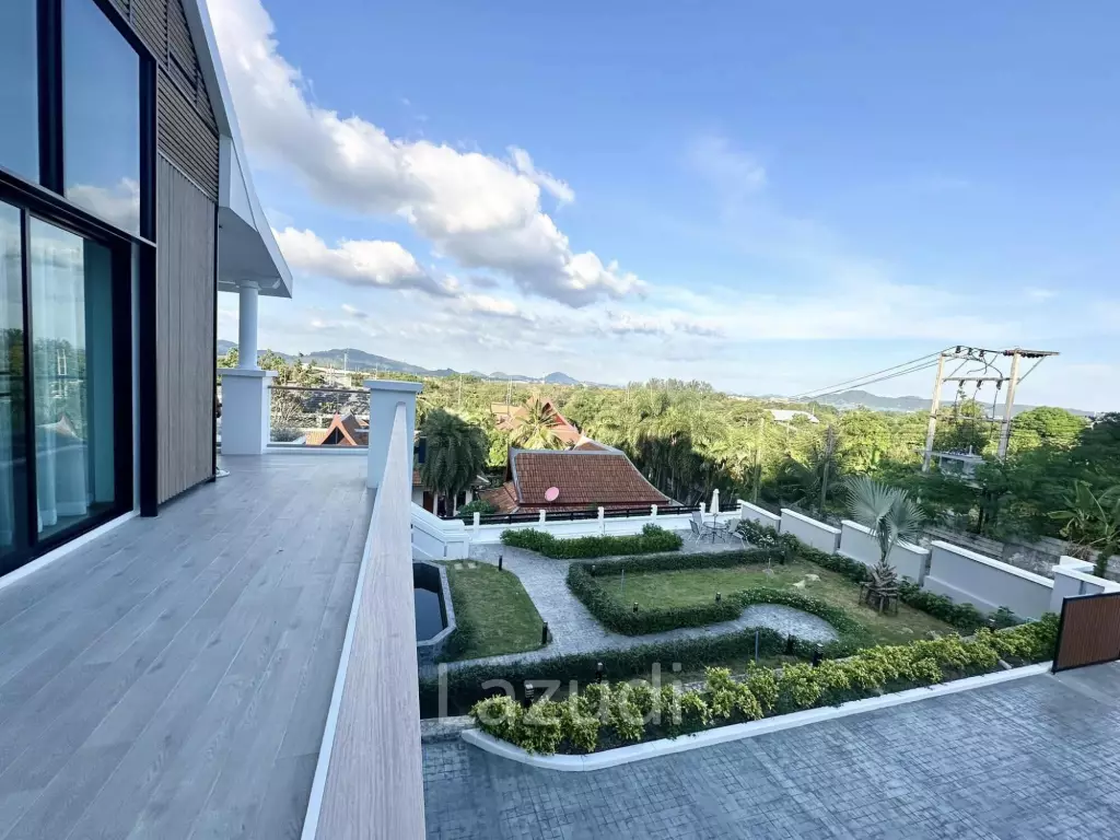 Spacious Seaview 4 Bedroom Pool Villa In Chalong