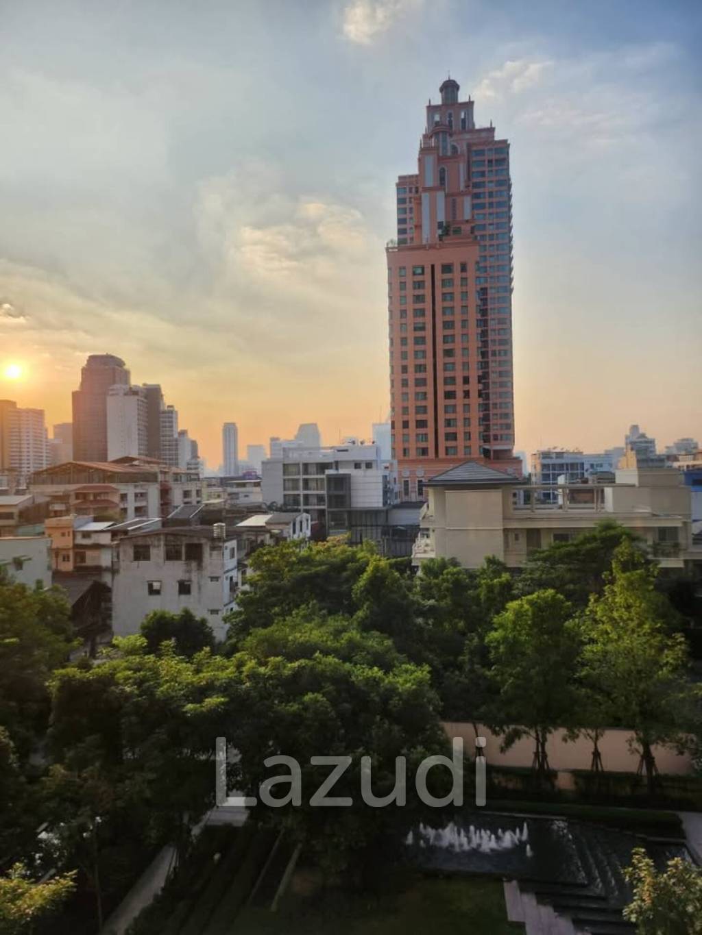 Studio 1 Bath 29 SQ.M Park Origin Phromphong