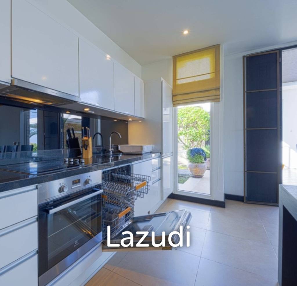 998 Sqm 5 Bed 4 Bath Villa For Sale