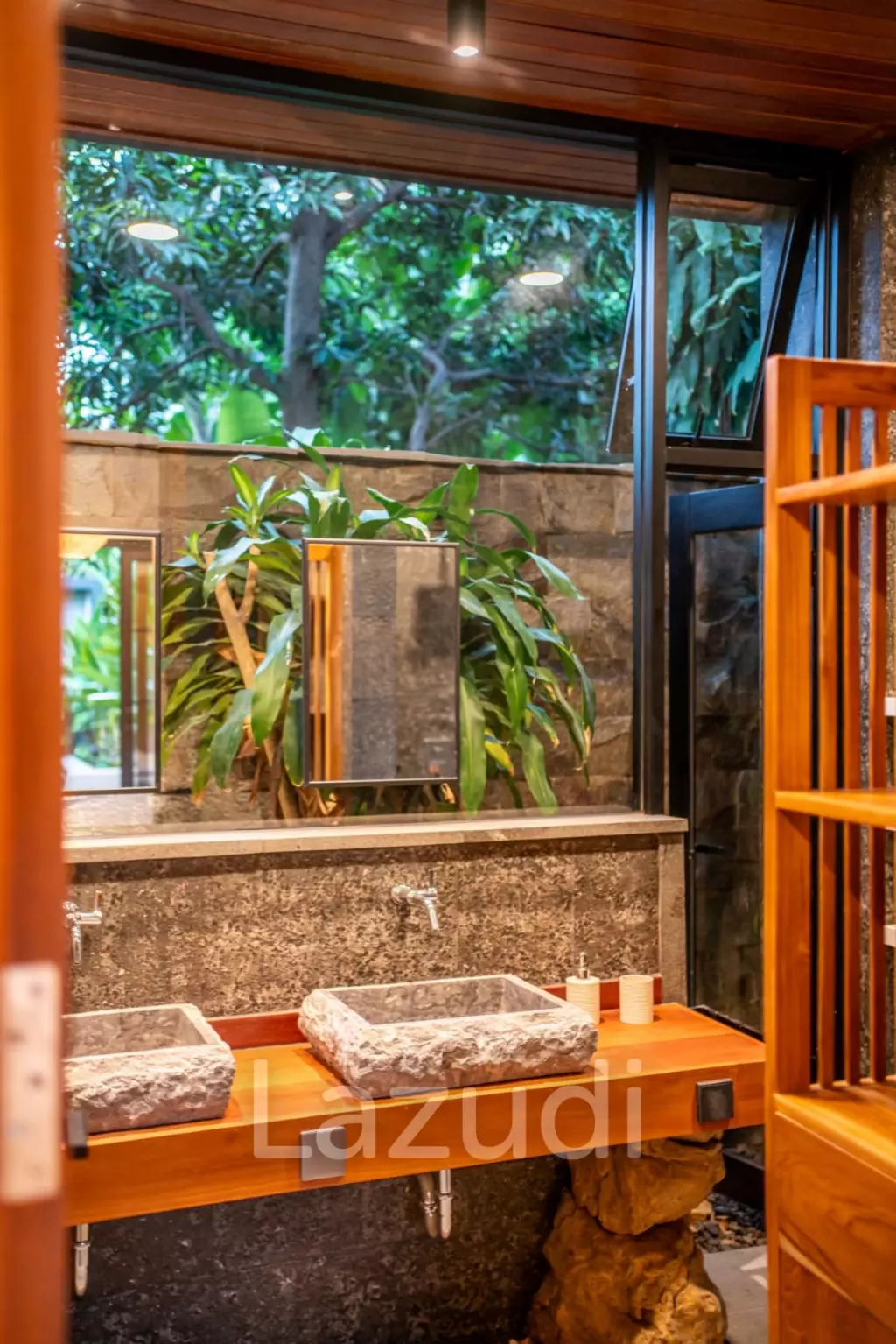 Gorgeous newly built 3 Bedroom Leasehold villa in Sanur