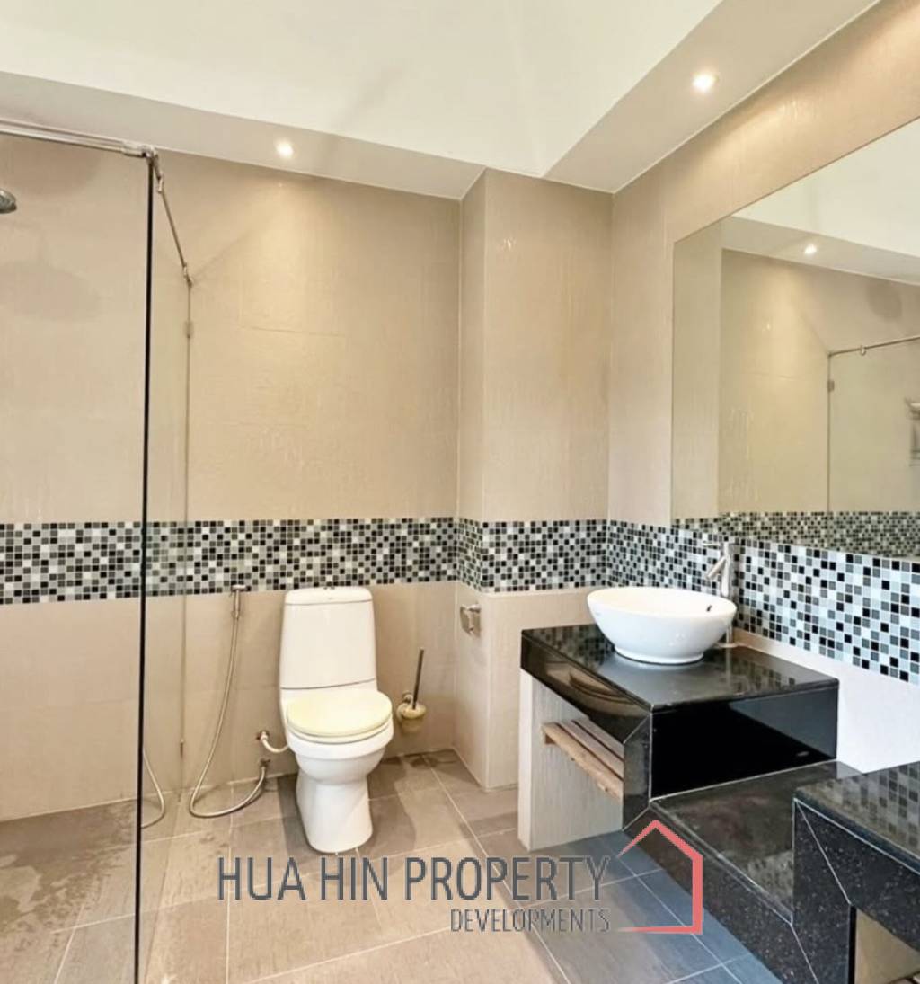 PALM HILL CONDO  : 3 bed utilities condo