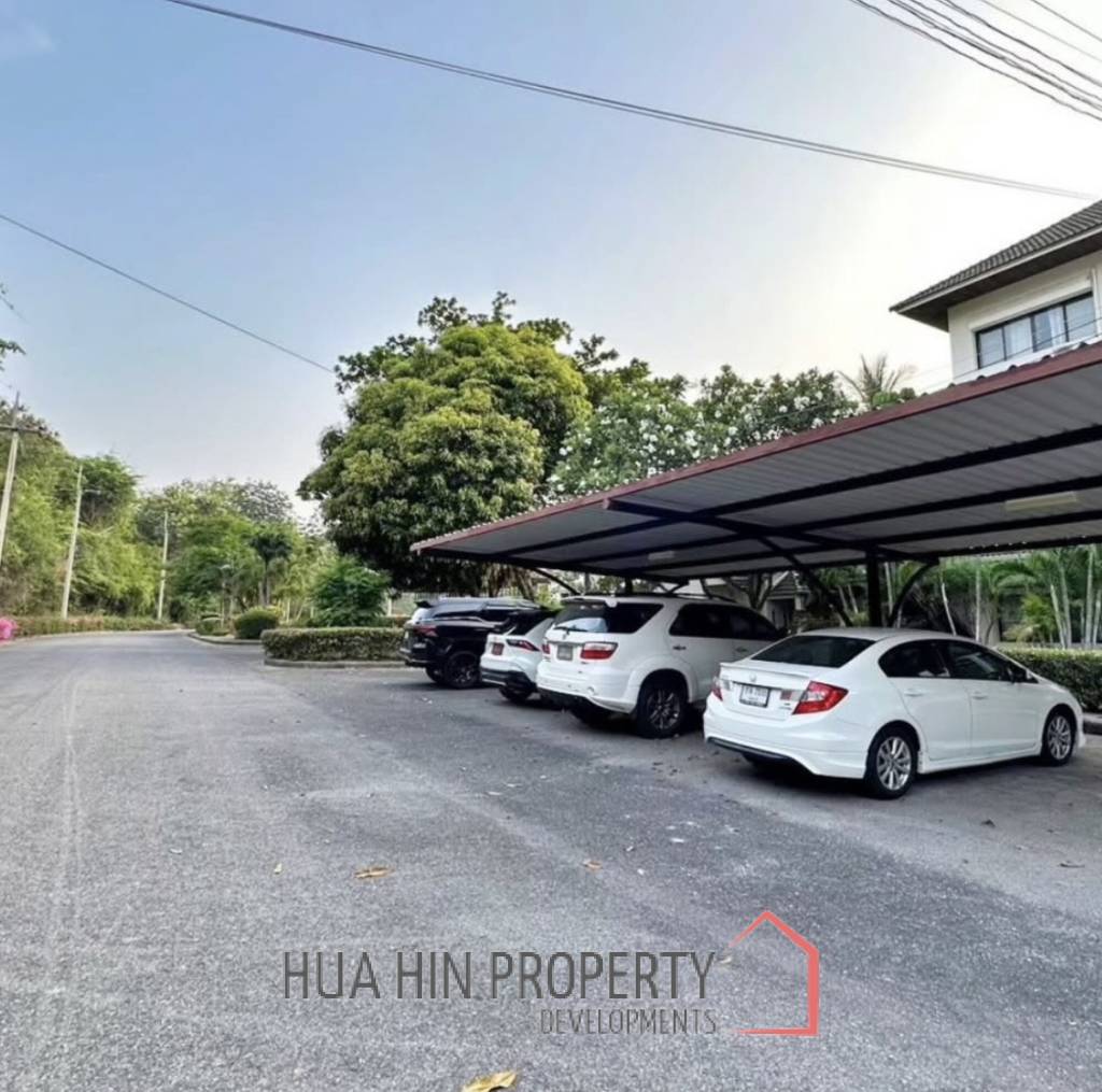 PALM HILL CONDO  : 3 bed utilities condo