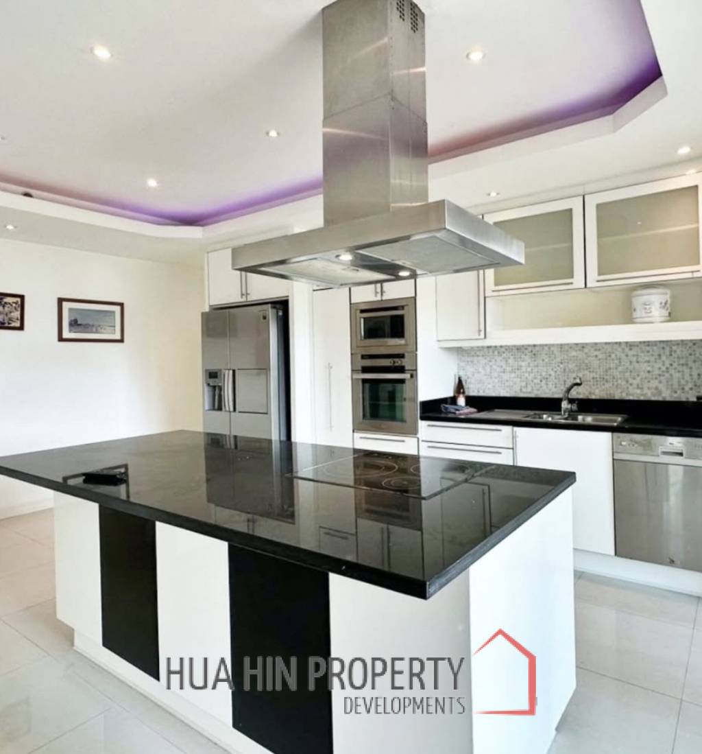 PALM HILL CONDO  : 3 bed utilities condo