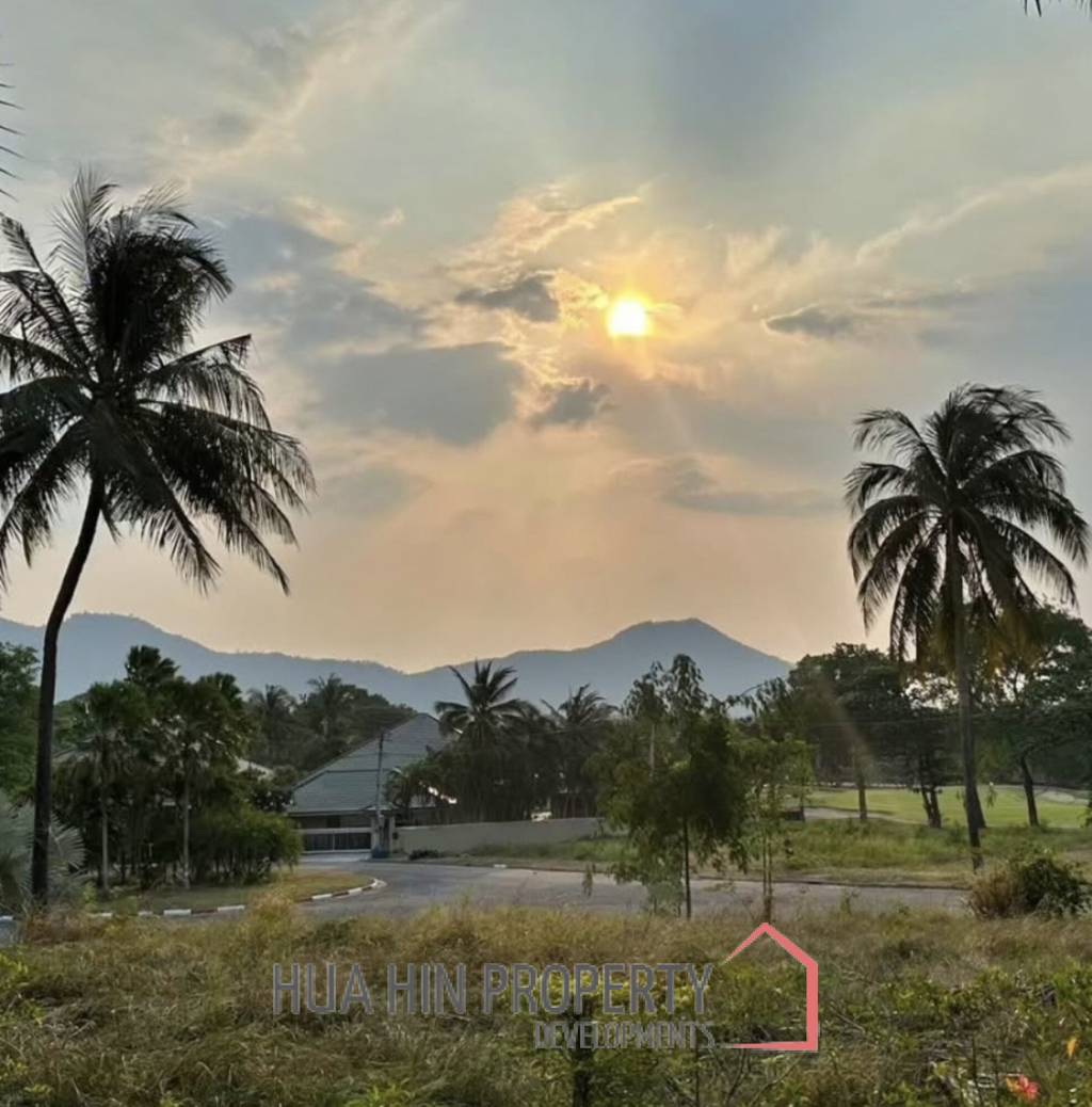 PALM HILL CONDO  : 3 bed utilities condo