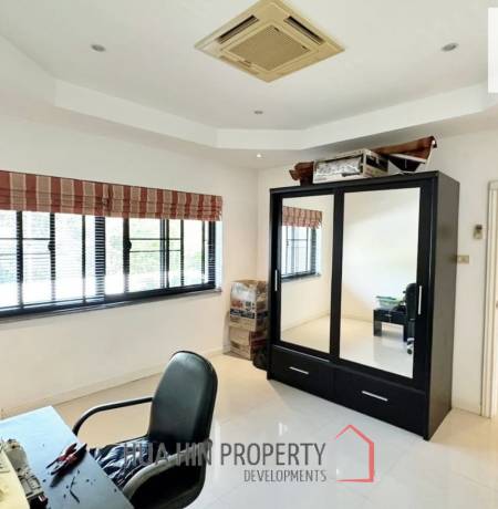 PALM HILL CONDO  : 3 bed utilities condo