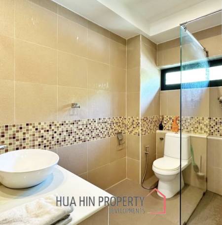 PALM HILL CONDO  : 3 bed utilities condo