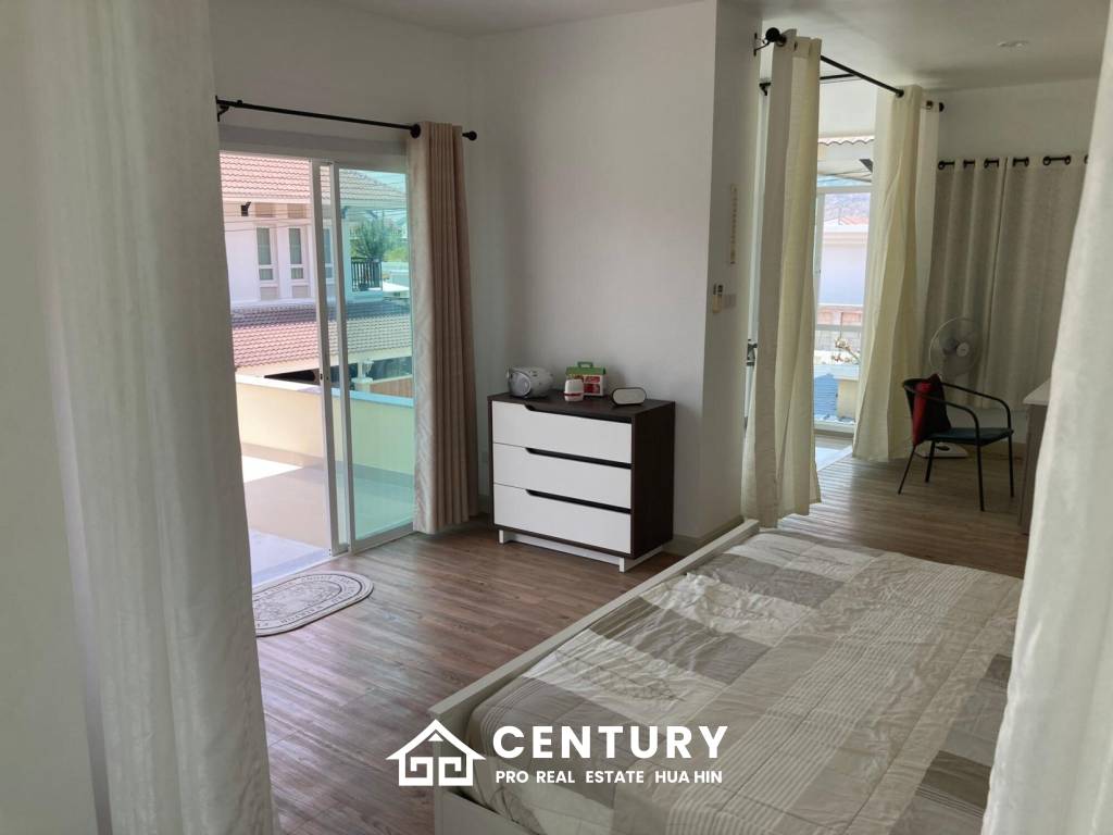 GLORY HOUSE 1 : 2 Storey house on soi 94