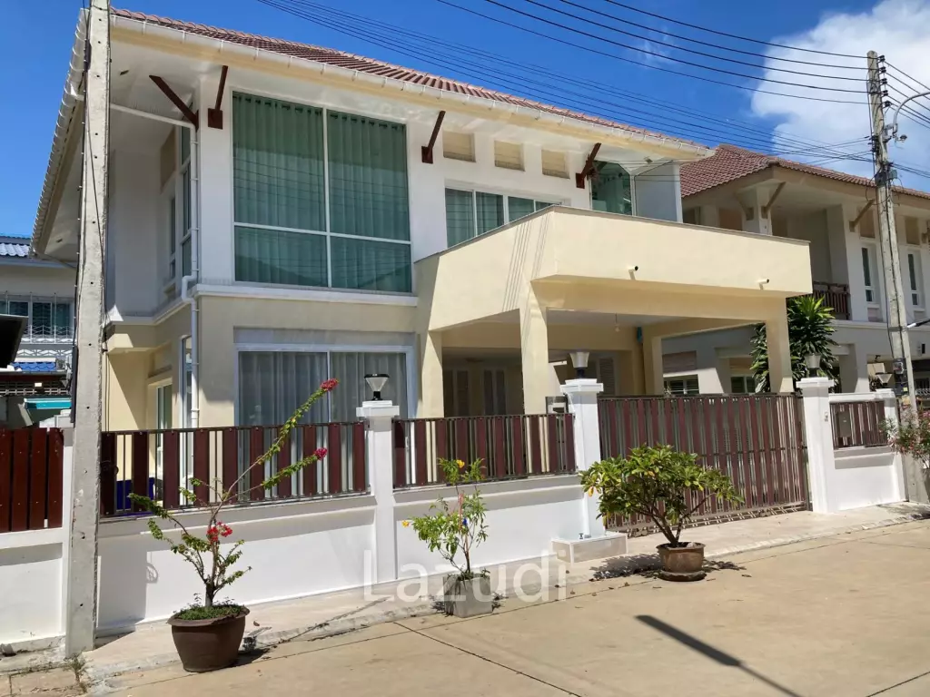 GLORY HOUSE 1 : 2 Storey house on soi 94