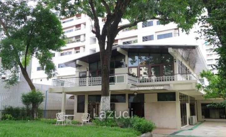 Two-Story Home in Watthana Bangkok