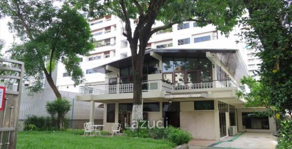 Two-Story Home in Watthana Bangkok