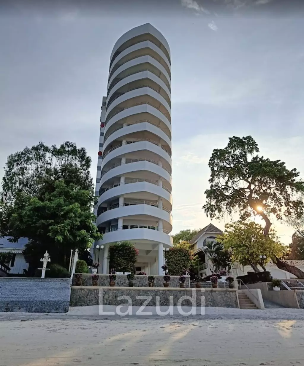 ROYAL PRINCESS HUA HIN : Luxurious 4 Bed Beachfront condo