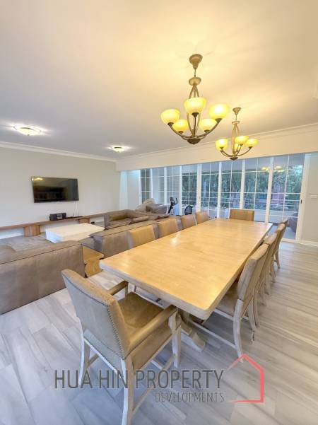 ROYAL PRINCESS HUA HIN : Luxurious 4 Bed Beachfront condo