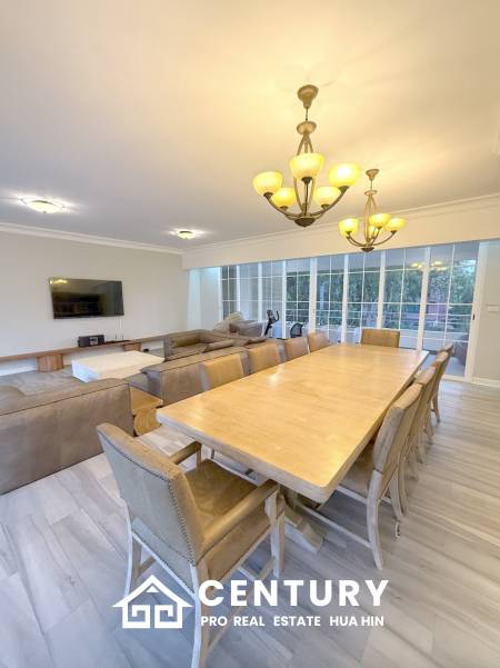 ROYAL PRINCESS HUA HIN : Luxurious 4 Bed Beachfront condo