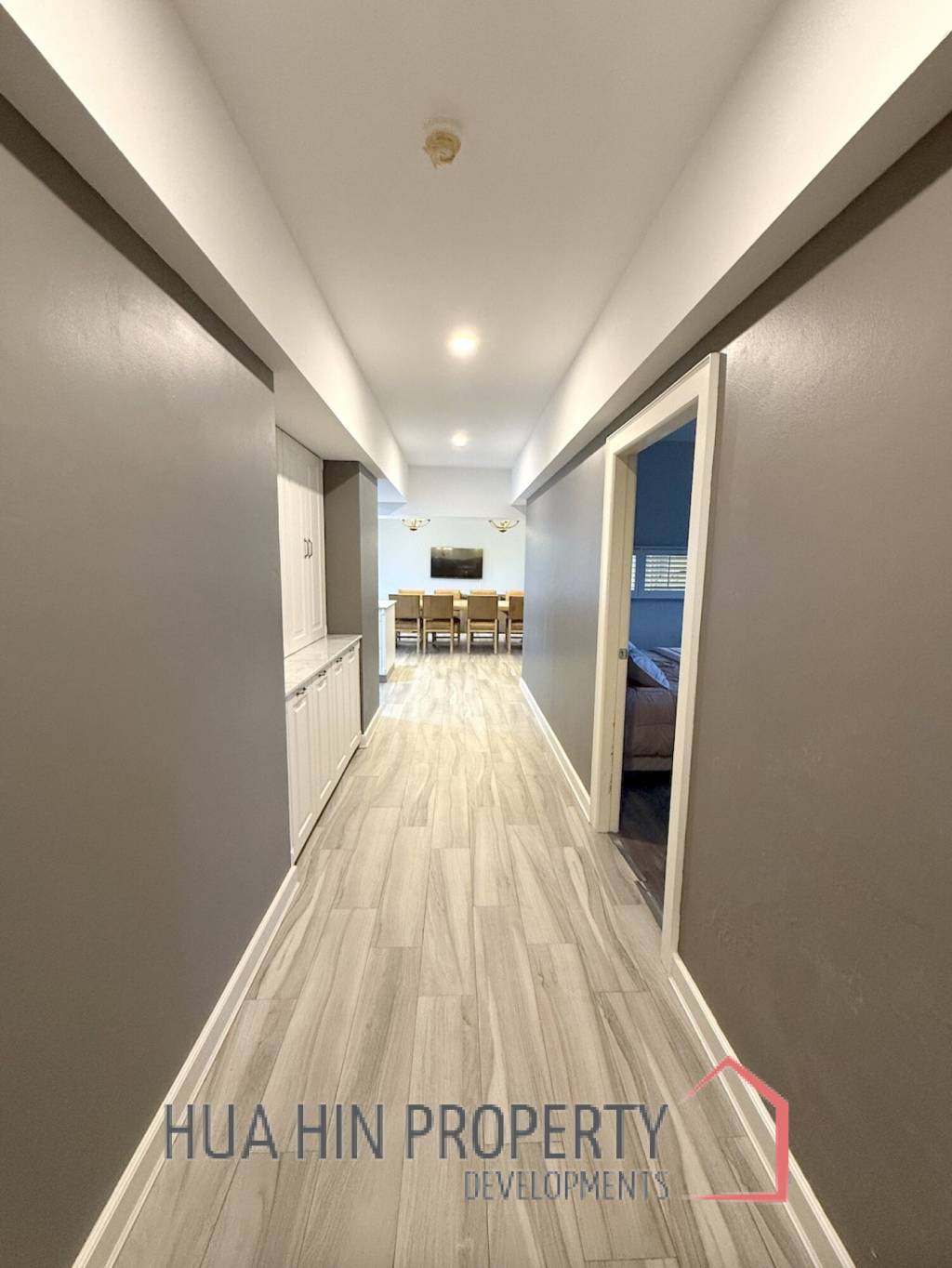 ROYAL PRINCESS HUA HIN : Luxurious 4 Bed Beachfront condo