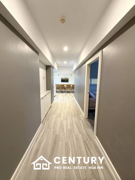 ROYAL PRINCESS HUA HIN : Luxurious 4 Bed Beachfront condo