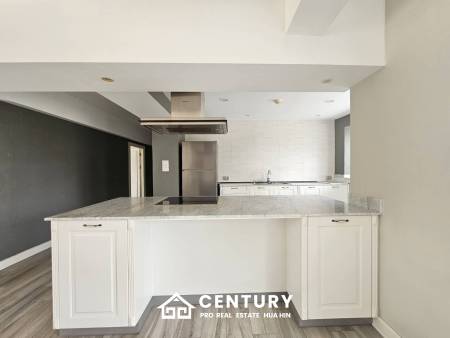 ROYAL PRINCESS HUA HIN : Luxurious 4 Bed Beachfront condo