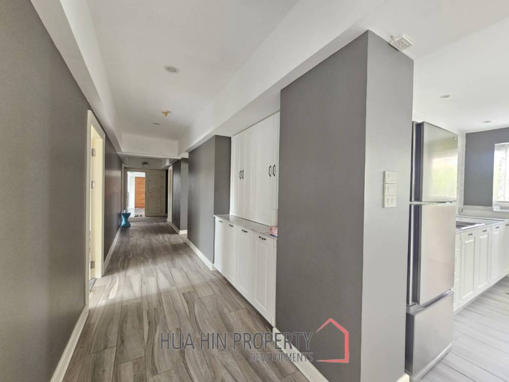 ROYAL PRINCESS HUA HIN : Luxurious 4 Bed Beachfront condo