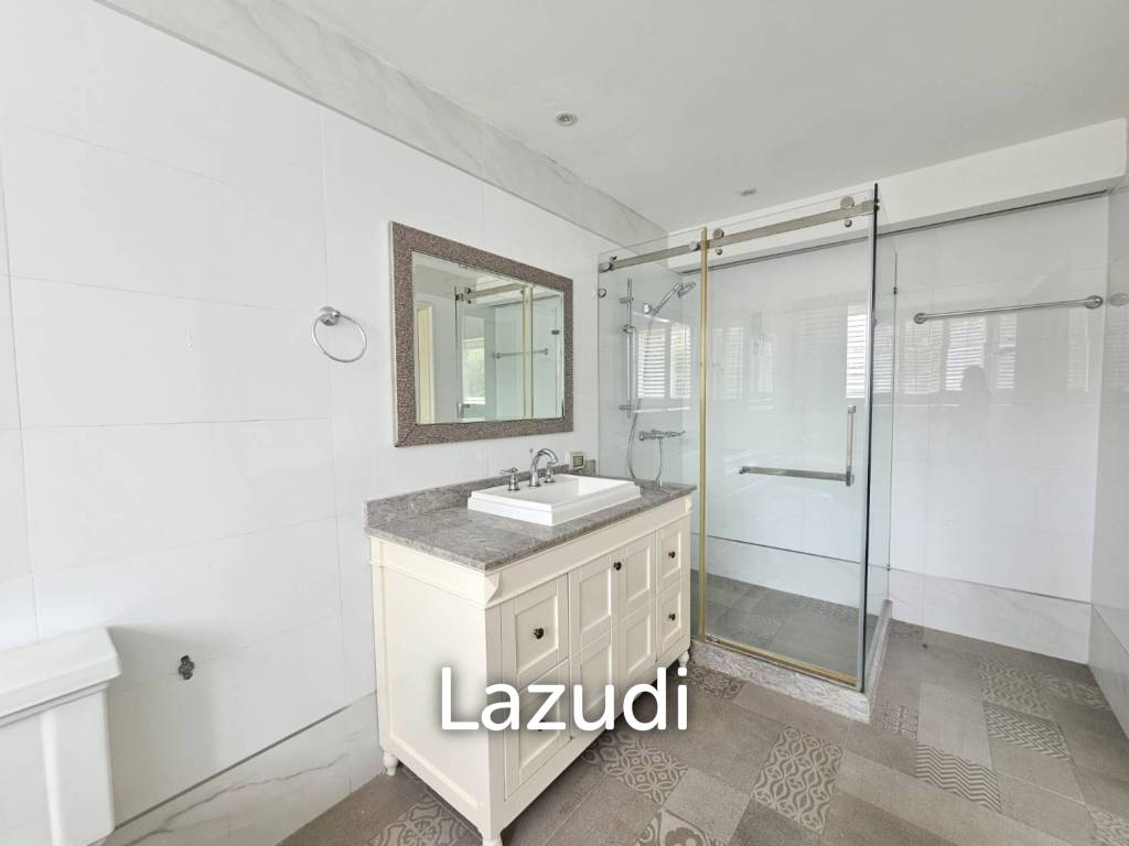 ROYAL PRINCESS HUA HIN : Luxurious 4 Bed Beachfront condo