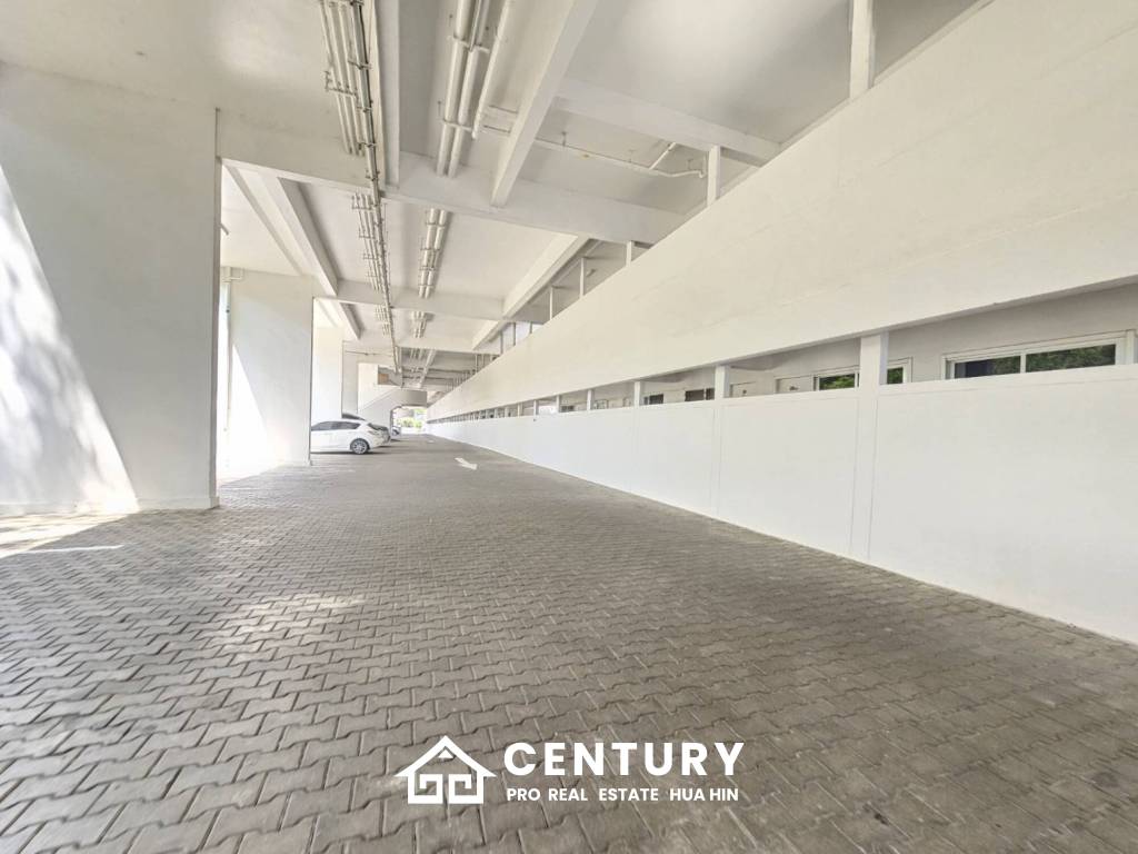 ROYAL PRINCESS HUA HIN : Luxurious 4 Bed Beachfront condo