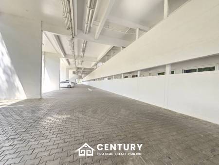 ROYAL PRINCESS HUA HIN : Luxurious 4 Bed Beachfront condo