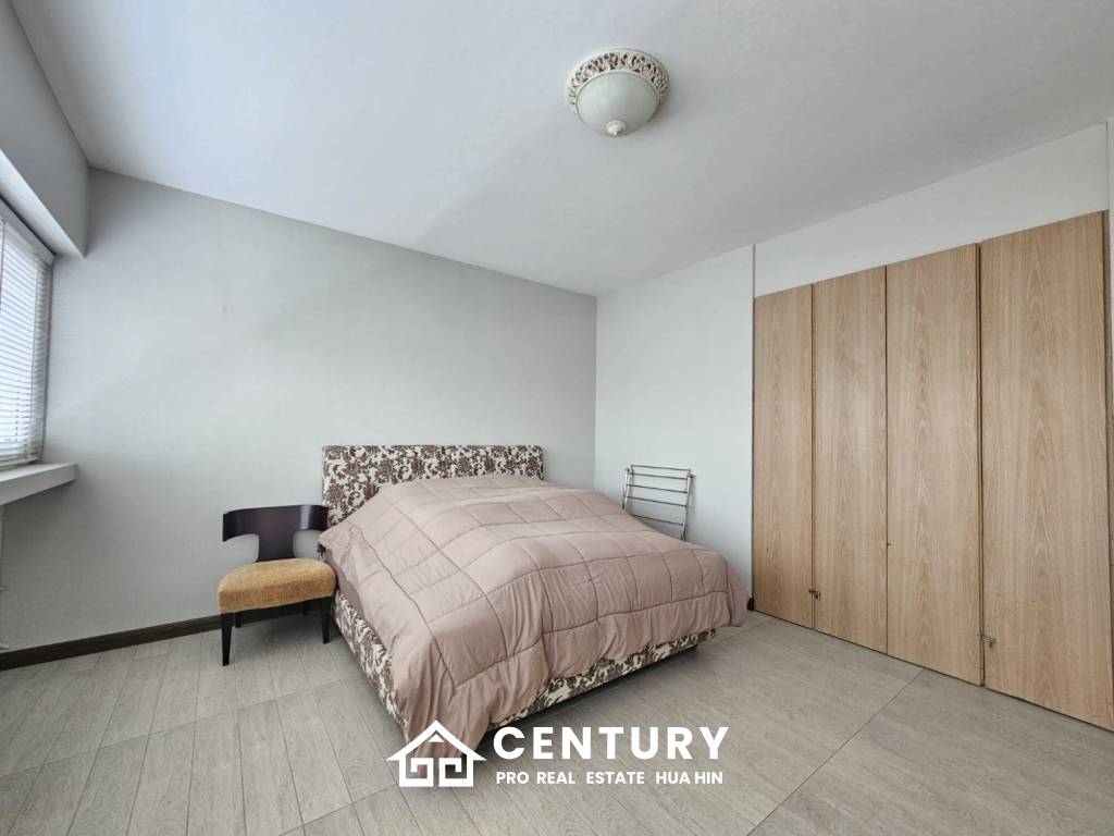 ROYAL PRINCESS HUA HIN : Luxurious 4 Bed Beachfront condo