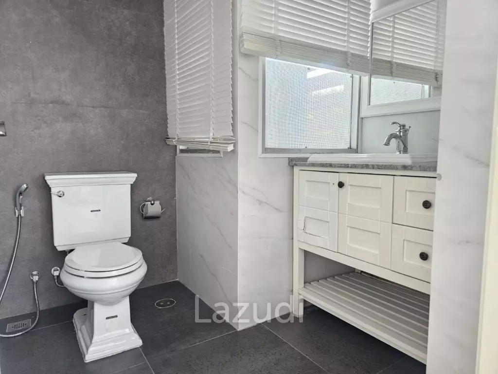 ROYAL PRINCESS HUA HIN : Luxurious 4 Bed Beachfront condo