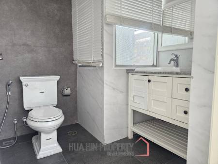 ROYAL PRINCESS HUA HIN : Luxurious 4 Bed Beachfront condo
