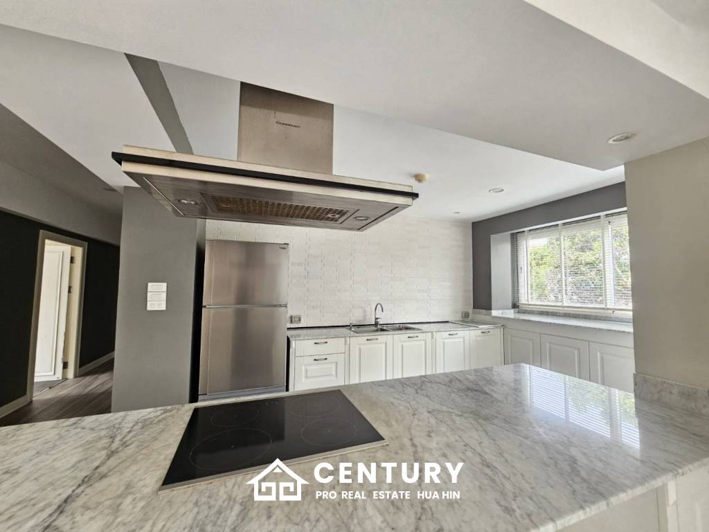 ROYAL PRINCESS HUA HIN : Luxurious 4 Bed Beachfront condo