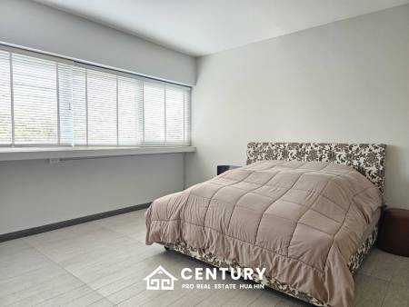 ROYAL PRINCESS HUA HIN : Luxurious 4 Bed Beachfront condo