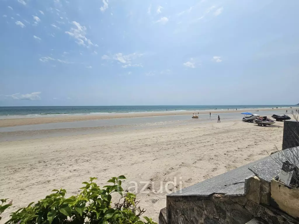 ROYAL PRINCESS HUA HIN : Luxurious 4 Bed Beachfront condo
