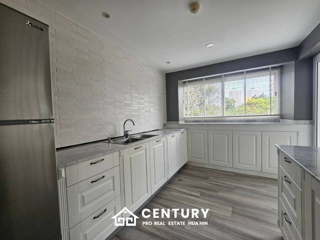 ROYAL PRINCESS HUA HIN : Luxurious 4 Bed Beachfront condo