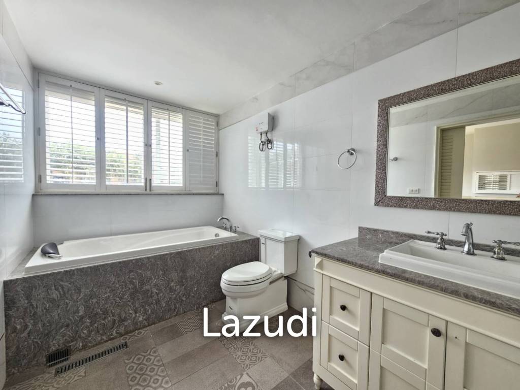 ROYAL PRINCESS HUA HIN : Luxurious 4 Bed Beachfront condo