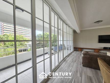 ROYAL PRINCESS HUA HIN : Luxurious 4 Bed Beachfront condo