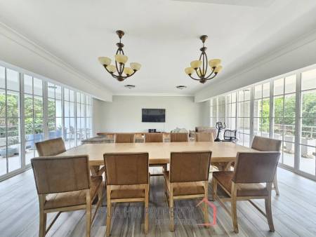 ROYAL PRINCESS HUA HIN : Luxurious 4 Bed Beachfront condo