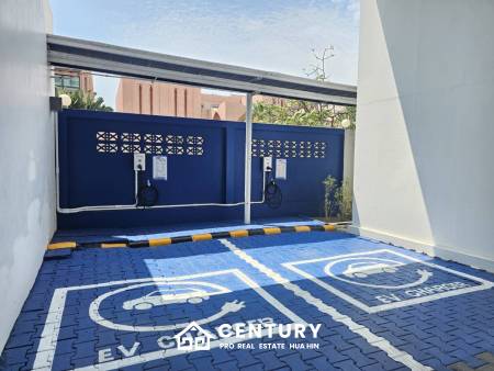 ROYAL PRINCESS HUA HIN : Luxurious 4 Bed Beachfront condo