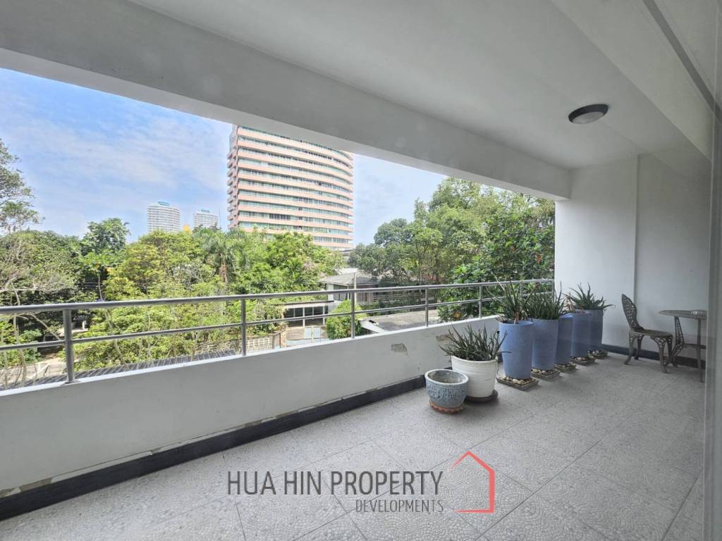 ROYAL PRINCESS HUA HIN : Luxurious 4 Bed Beachfront condo