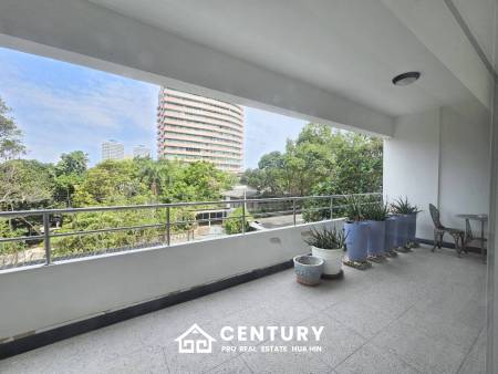 ROYAL PRINCESS HUA HIN : Luxurious 4 Bed Beachfront condo