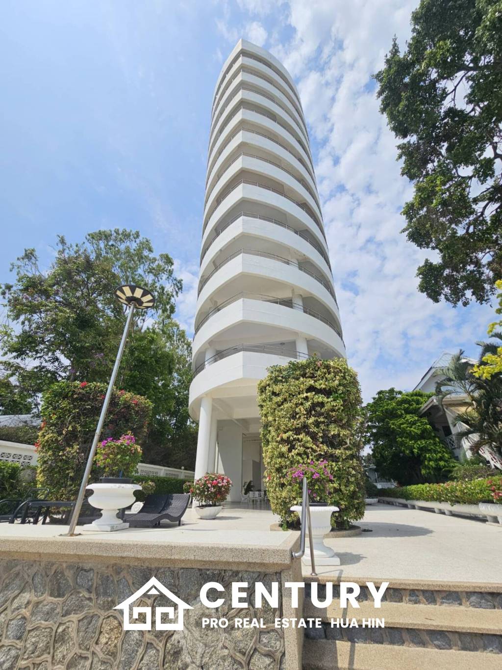 ROYAL PRINCESS HUA HIN : Luxurious 4 Bed Beachfront condo