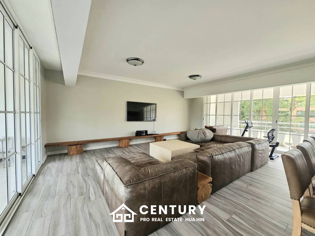 ROYAL PRINCESS HUA HIN : Luxurious 4 Bed Beachfront condo