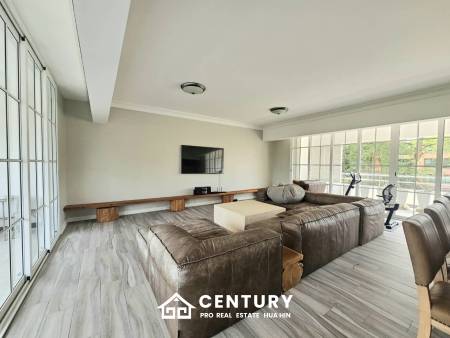 ROYAL PRINCESS HUA HIN : Luxurious 4 Bed Beachfront condo