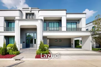 Luxury Detached Home in Setthasiri Wongwaen Chatuchot Bangkok