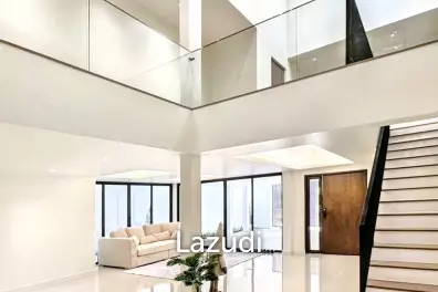 3 Bed 4 Bath 290 SQ.M Khlong Tan Niwet Village